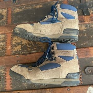 Vintage VASQUE 7588 Boots Size 9